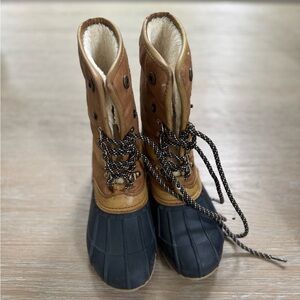 Tommy Hilfiger women’s brown & black Classic Duck Boots Sherpa lined size 7